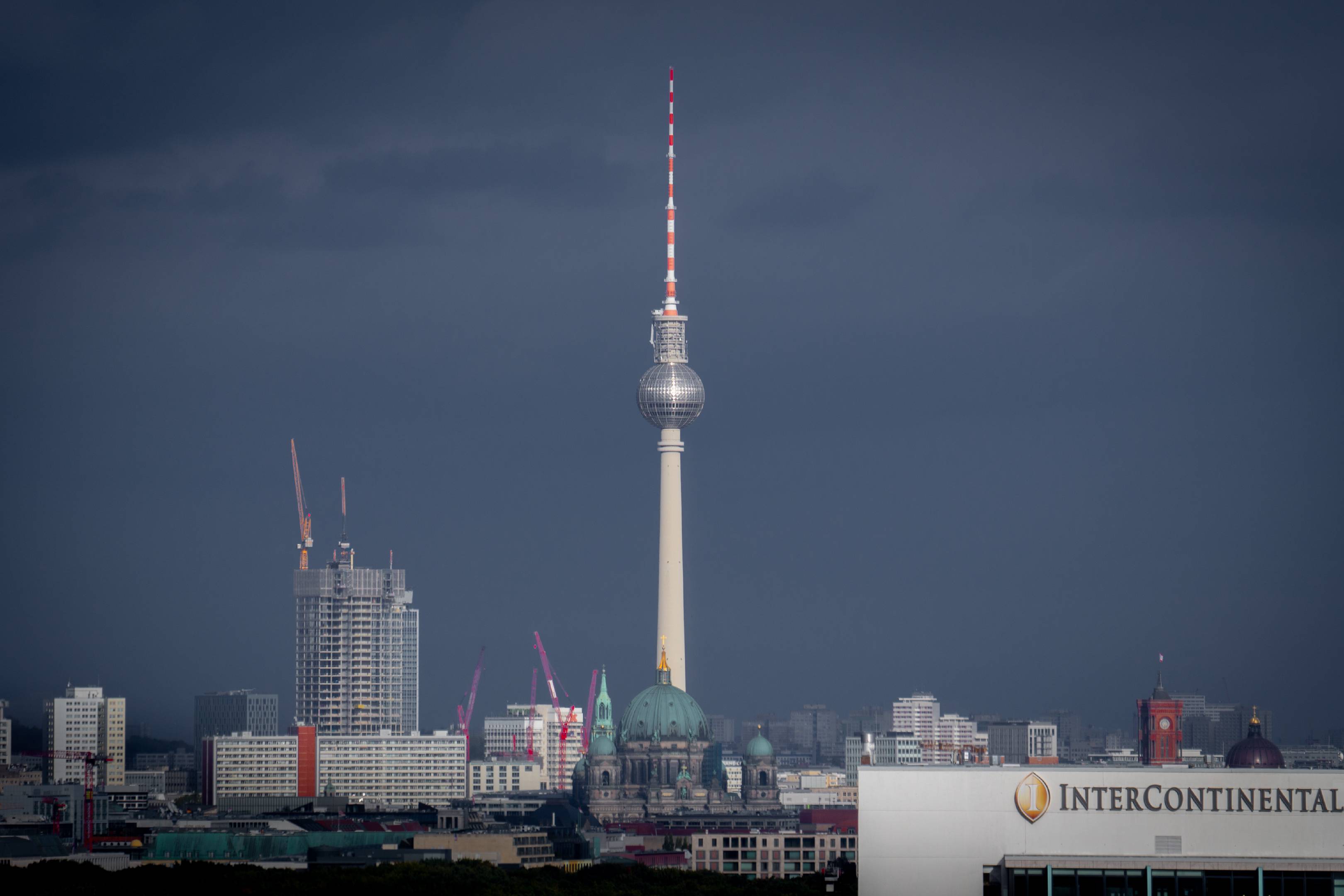 TV Tower | 1/500s * f5.6 * ISO 160 * 198mm - FE 70-300mm F4.5-5.6 G OSS - Sony α6700 TV Tower