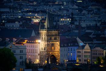 Staroměstská mostecká věž | 1/50s * f6.3 * ISO 12800 * 218mm - E 70-350mm F4.5-6.3 G OSS - Sony α6700 Staroměstská mostecká věž