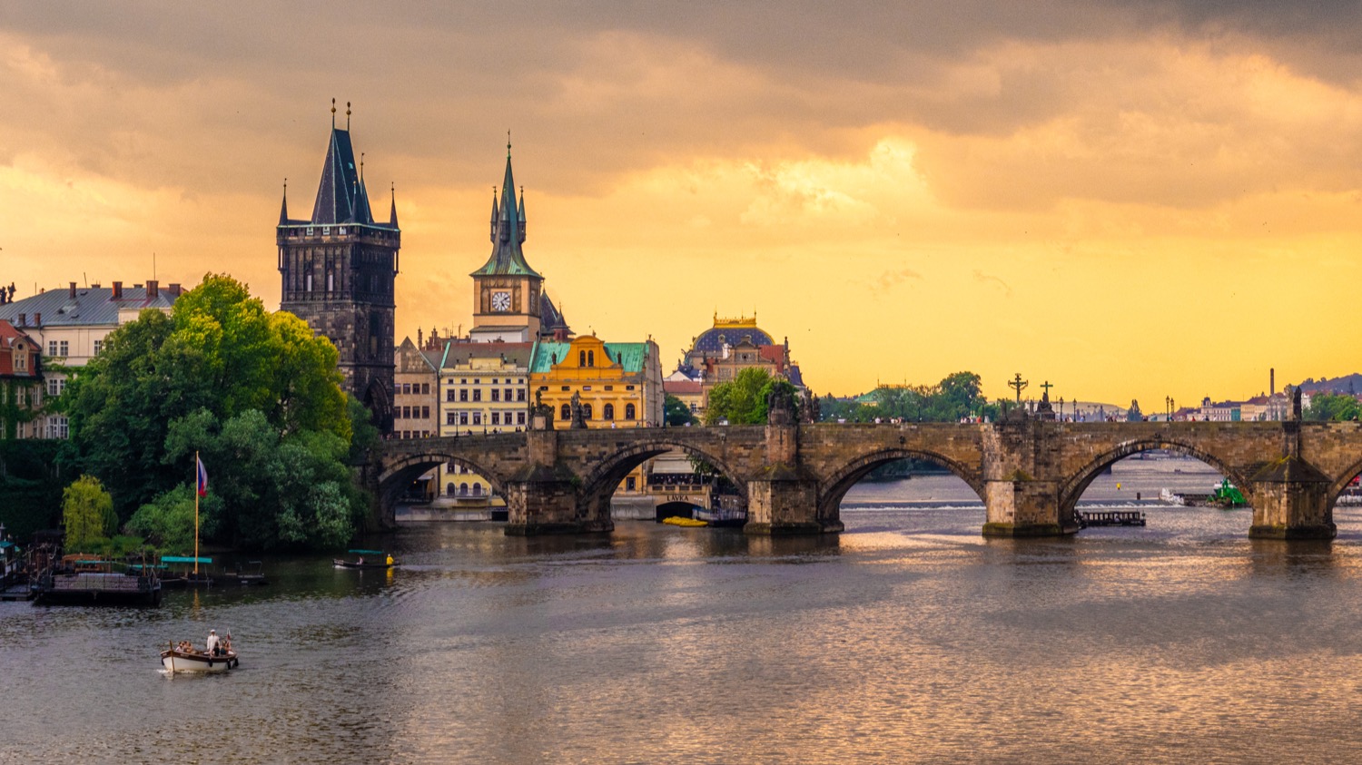 Charles Bridge before the storm