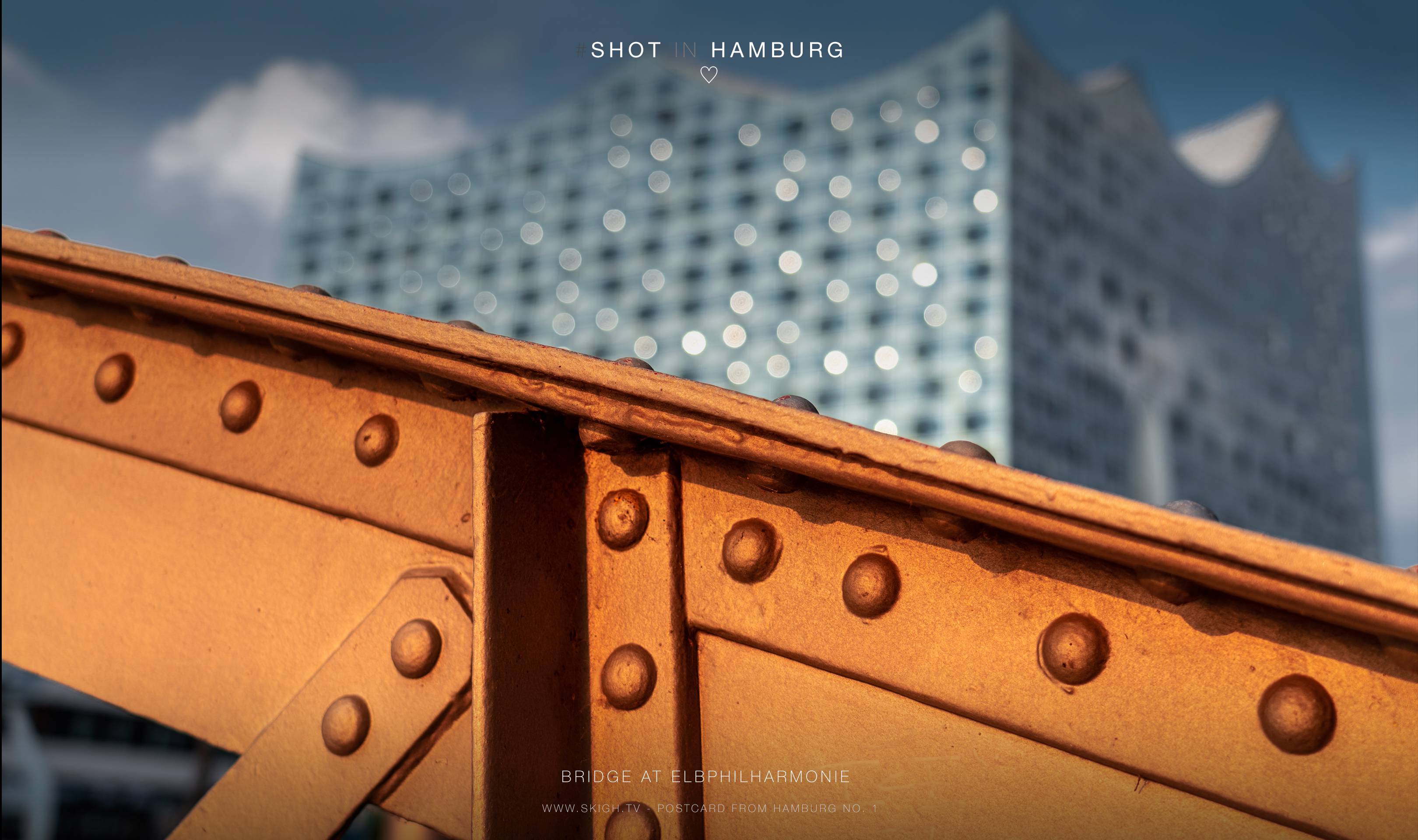 Bridge at Elbphilharmonie | 1/500s * f4 * ISO 100 * 49mm - FE 24-105mm F4 G OSS - Sony α7R III Bridge at Elbphilharmonie