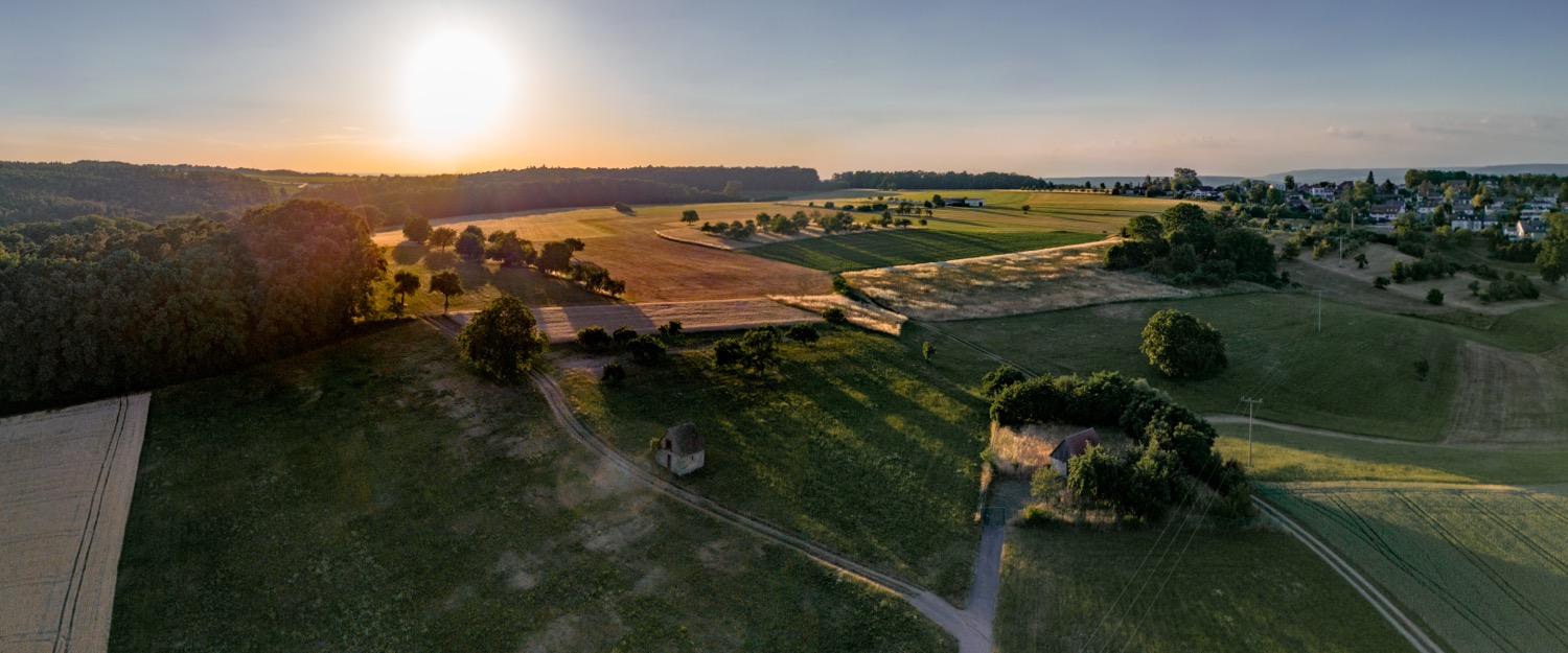 Before sunset over Marloffstein | 1/730s * f1.7 * ISO 100 * 7mm - 6.7 mm f/1.7 - DJI Mini 3 pro Before sunset over Marloffstein