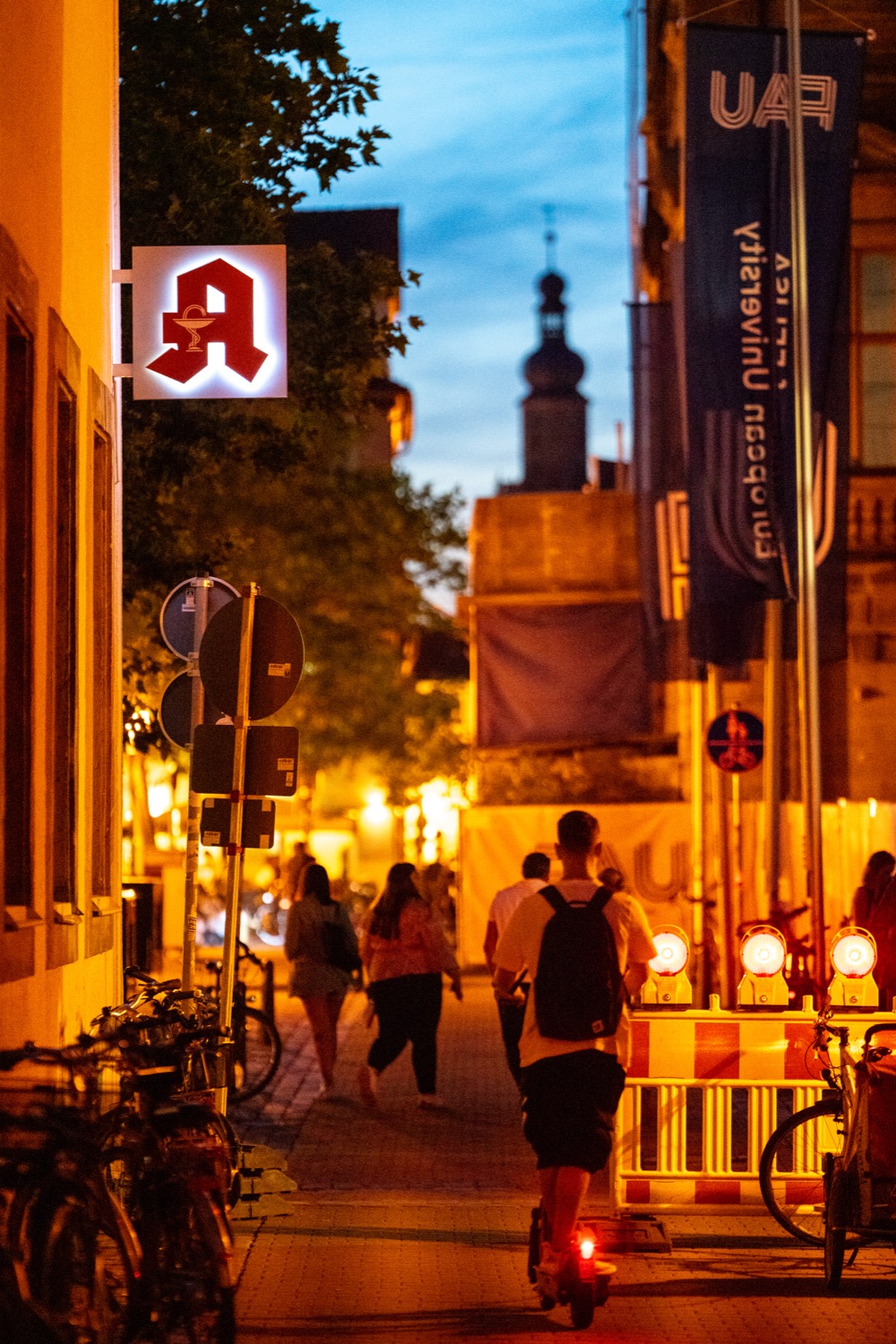 Schlossgartenfest 2022 | 1/15s * f1.7 * ISO 330 * 7mm - 6.7 mm f/1.7 - DJI Mini 3 pro Schlossgartenfest 2022