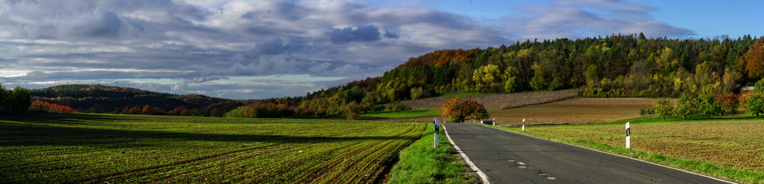 Street to Hetzelsdorf | 1/1000s * f1.7 * ISO 100 * 7mm - 6.7 mm f/1.7 - DJI Mini 3 pro Street to Hetzelsdorf