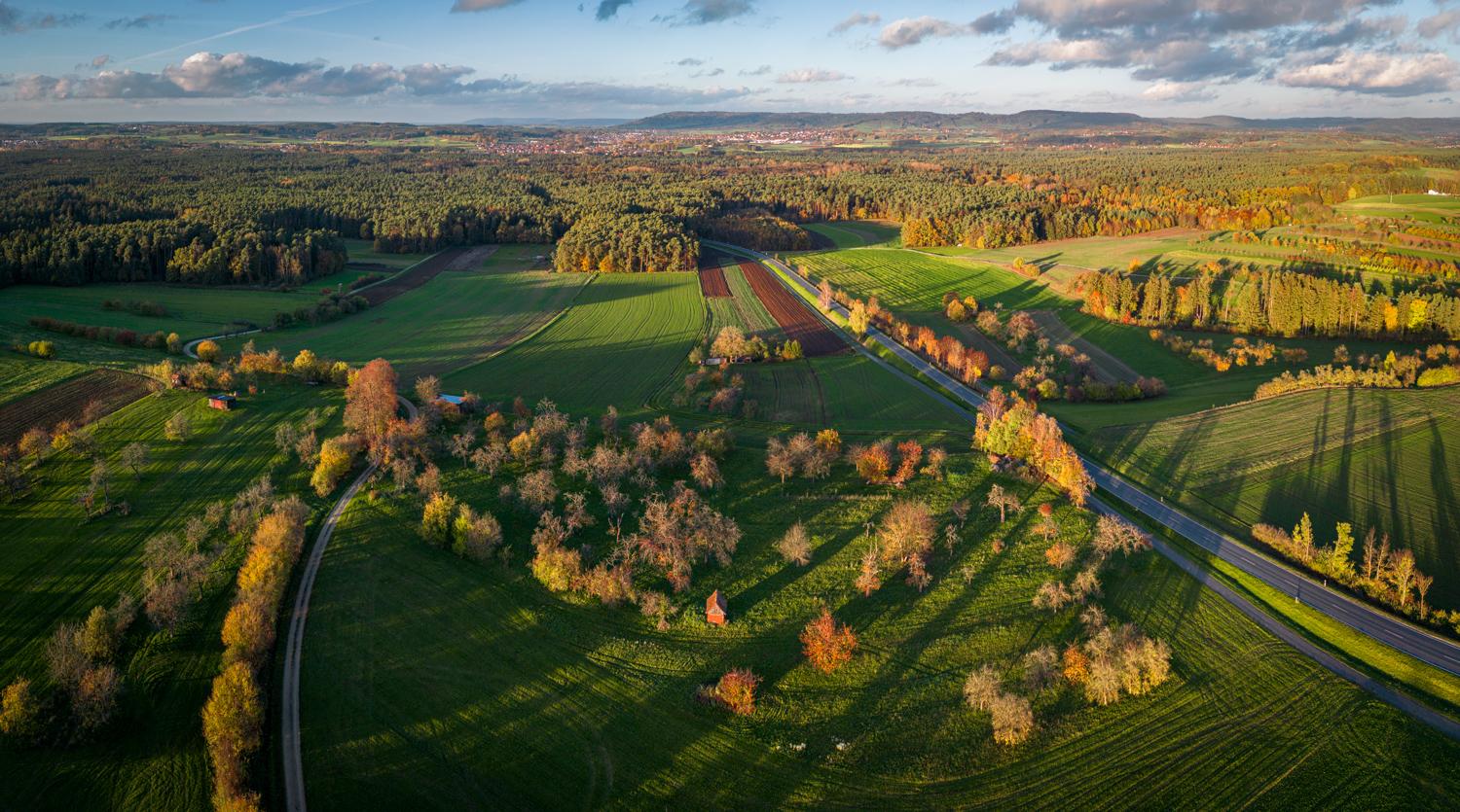 Kalchreuth from above | 1/640s * f1.7 * ISO 100 * 7mm - 6.7 mm f/1.7 - DJI Mini 3 pro Kalchreuth from above