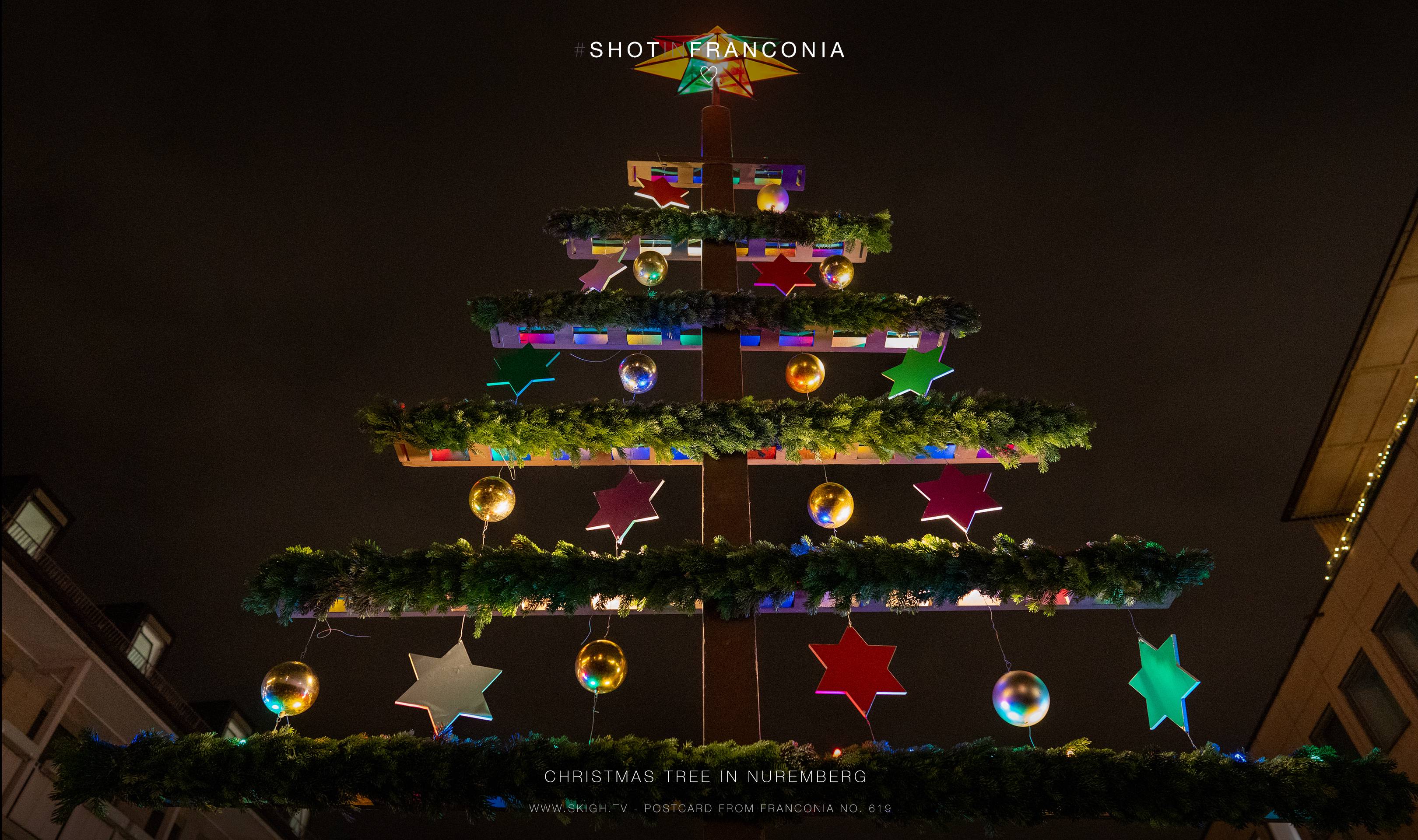 Christmas tree in Nuremberg | 1/60s * f2.8 * ISO 12800 * 24mm - FE 24mm F1.4 GM - Sony α7 IV Christmas tree in Nuremberg