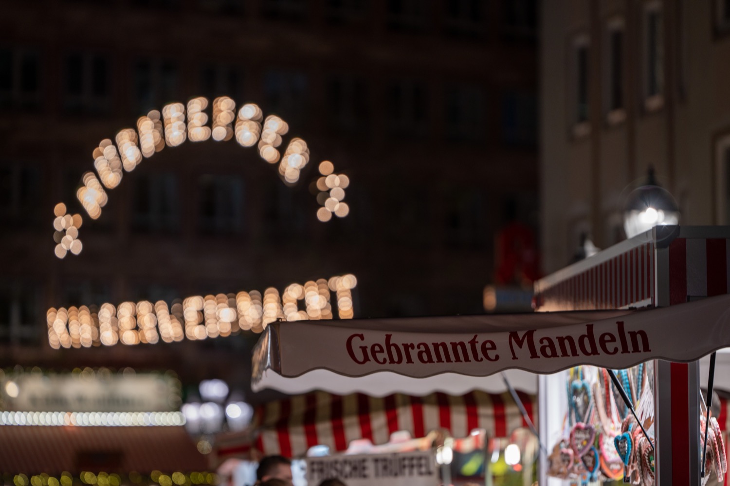 Christkindlesmarkt in Nuremberg | 1/60s * f1.8 * ISO 200 * 135mm - SAMYANG AF 135mm F1.8 - Sony α7R III Christkindlesmarkt in Nuremberg
