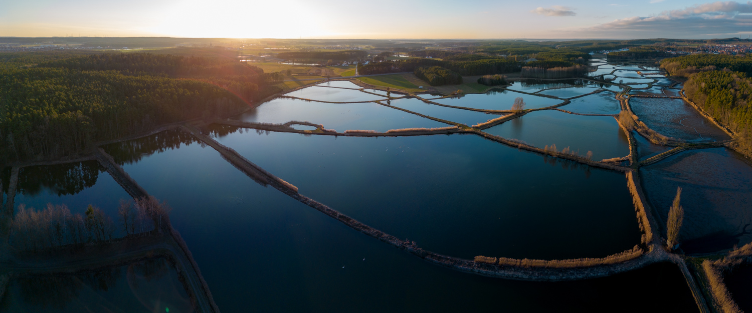 Kleiner Bischofsweiher from above | 1/800s * f1.7 * ISO 100 * 7mm - 6.7 mm f/1.7 - DJI Mini 3 pro Kleiner Bischofsweiher from above