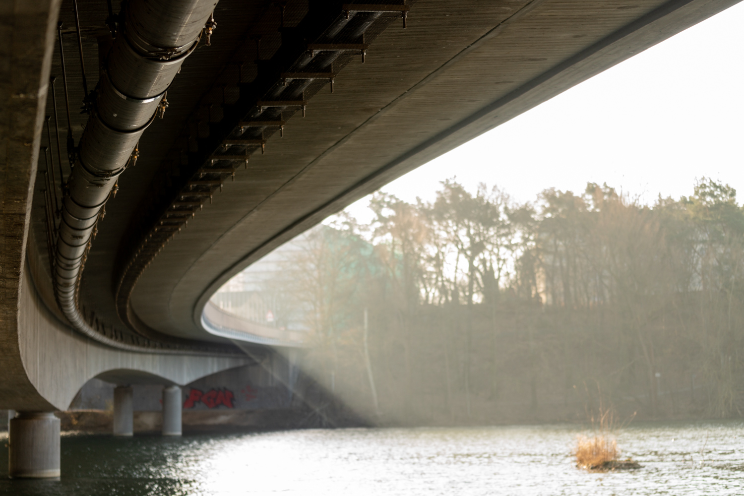 Wöhrder See and Business Tower | 1/250s * f8 * ISO 100 * 24mm - FE 24mm F1.4 GM - Sony α7 IV Wöhrder See and Business Tower