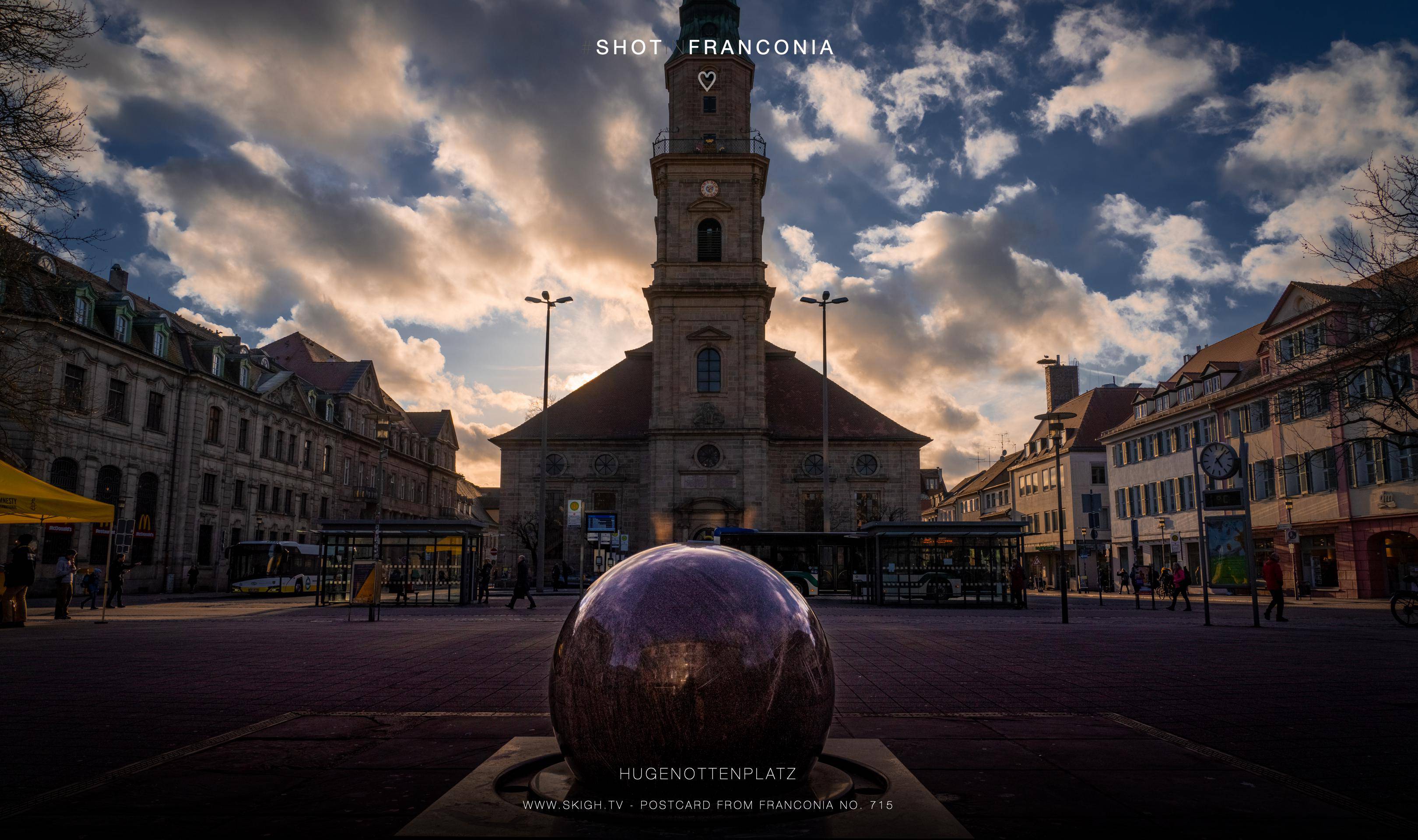 Hugenottenplatz | 1/1000s * f9 * ISO 800 * 24mm - FE 24-105mm F4 G OSS - Sony α7R V Hugenottenplatz
