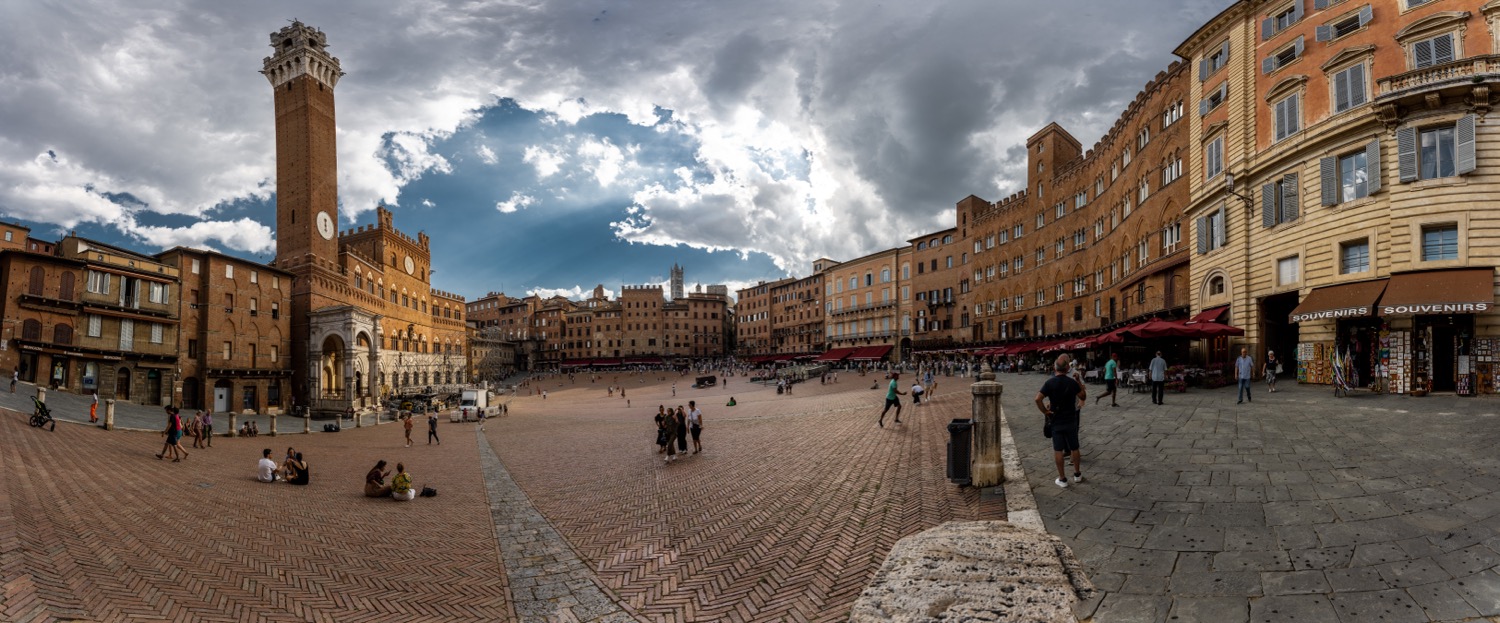 Palazzo Pubblico in Siena | 1/60s * f11 * ISO 200 * 14mm - 14-24mm F2.8 DG DN | Art 019 - Sony α7 IV Palazzo Pubblico in Siena